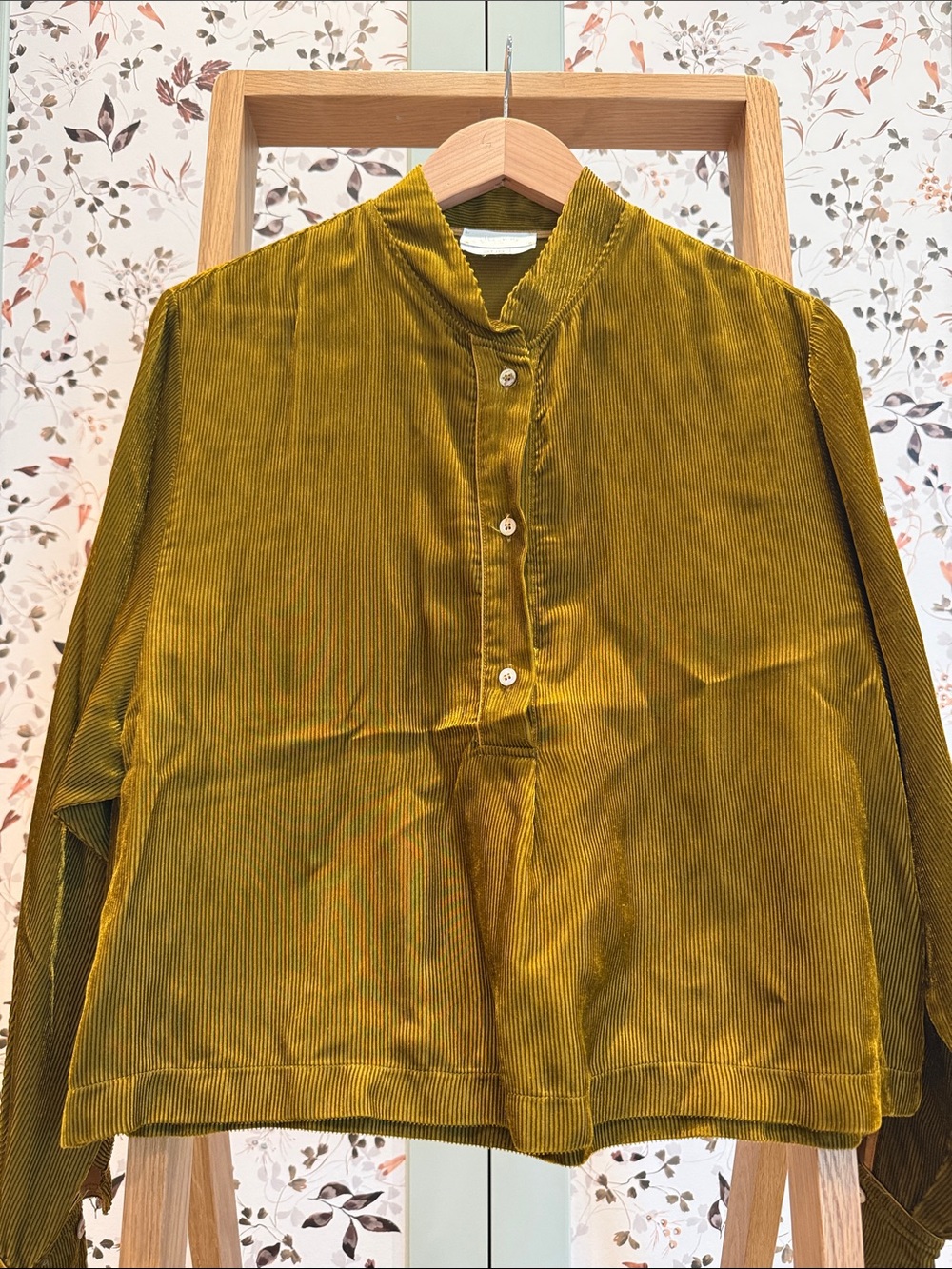 forte_forte Olive-Green Pleated Button Shirt - Picture 4 of 5